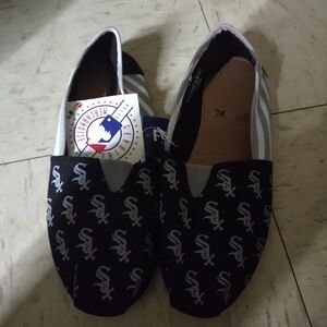 Women's XL Black and White Slip-On Shoes Measured 10 Inches On Bottom Size 11-12